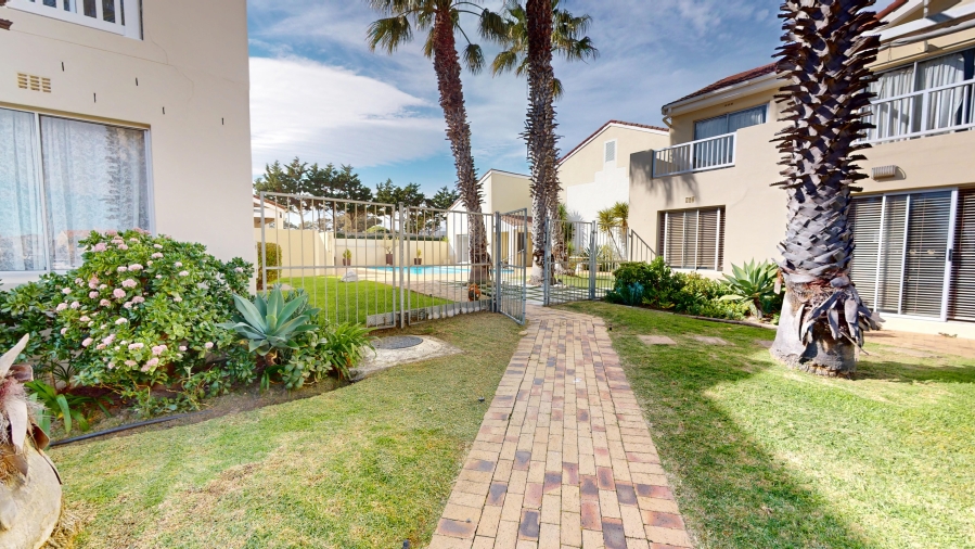 2 Bedroom Property for Sale in Harbour Island Western Cape